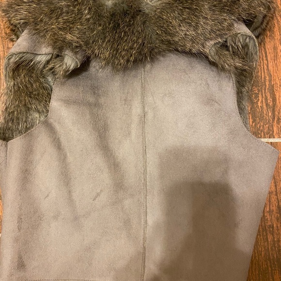 Fur vest - Picture 3 of 3
